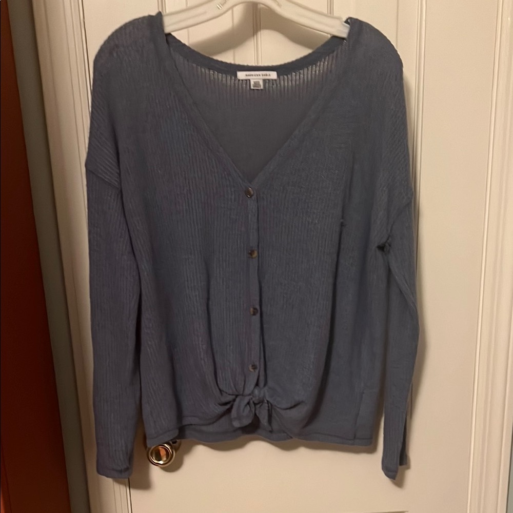 Soft button-down tie top